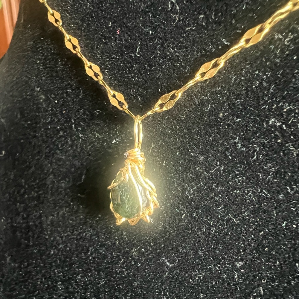 Deep Green Gemstone Choker on Sparkly Gold Chain — 14" Fit - Picture 5 of 17